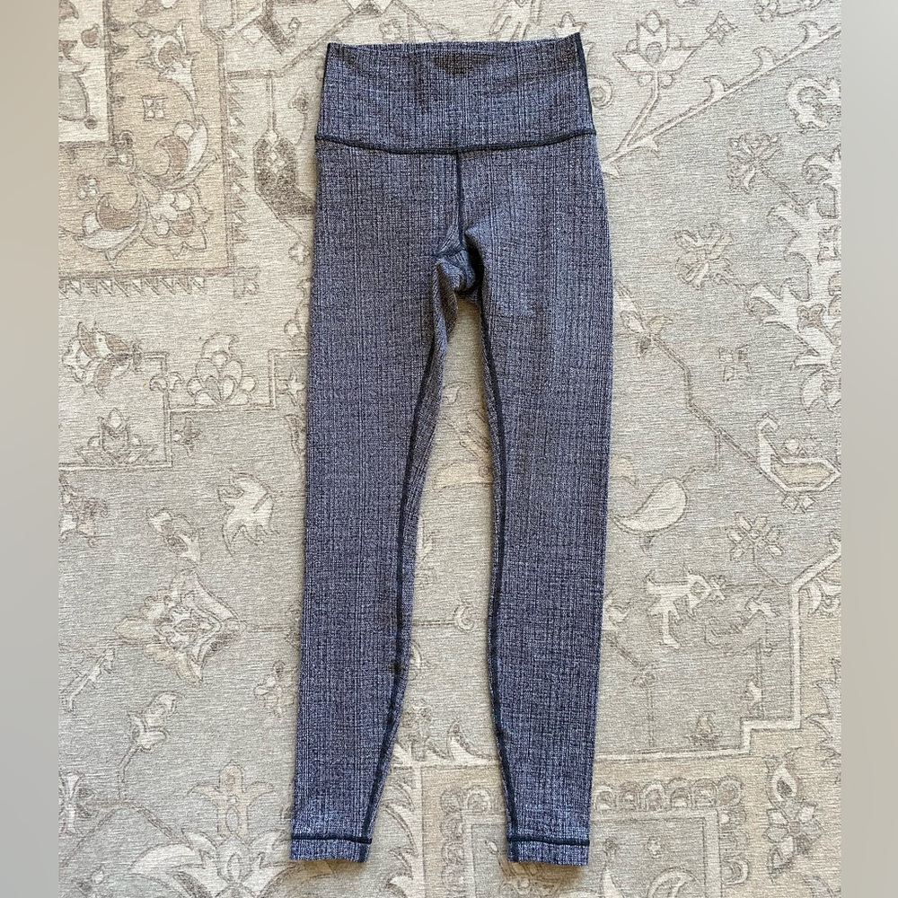 Lululemon Wunder Under Hi-Rise Tight 28" in Ritual Jacquard Luon Black White
